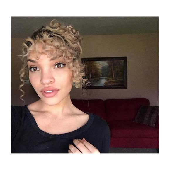 Meet your Posher, Jelena - Picture 1 of 1